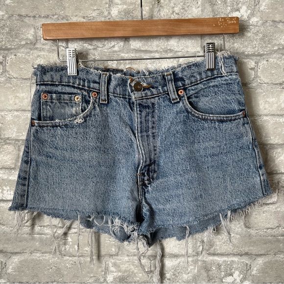 Vintage Levi's 550 Women's 30 Waist. Hand Crafted Cut Off Shorty Shorts. Frayed. - Picture 1 of 8